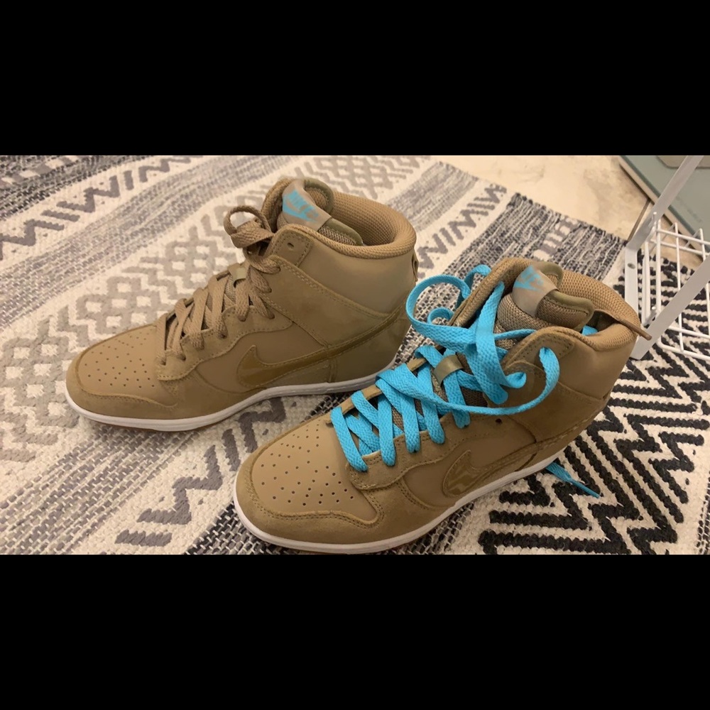 Nike Dunk Sky Hi Essential